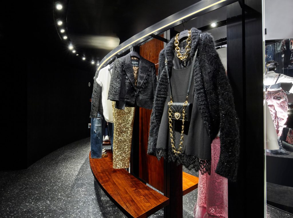 ©Dolce&Gabbana. Ateliers Jean Nouvel. Jean Nouvel Design. 2021 - The store display the new Dolce&Gabbana Collection