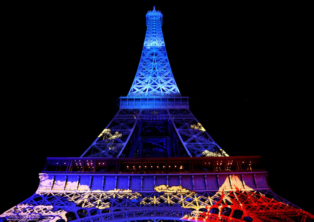 Japonismes 2018 - Les Lumières du Japon illuminent la Tour Eiffel © CLAD / THE FARM