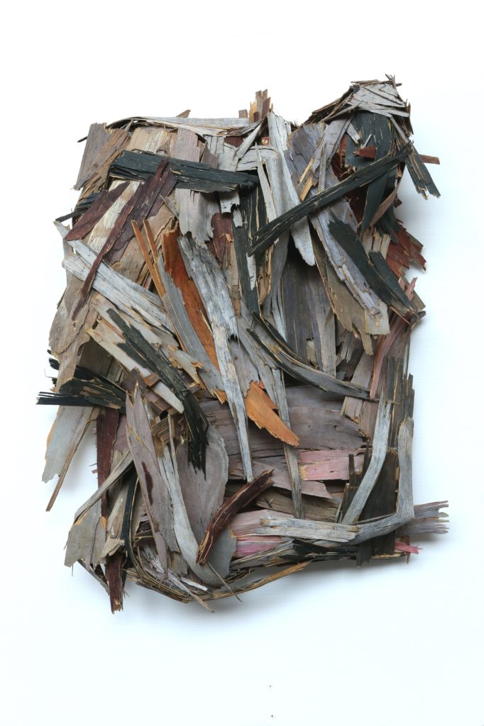 Henrique Oliveira, Xilempasto 16, 2022. Contreplaqué et pigments, 72 x 60 x 28 cm