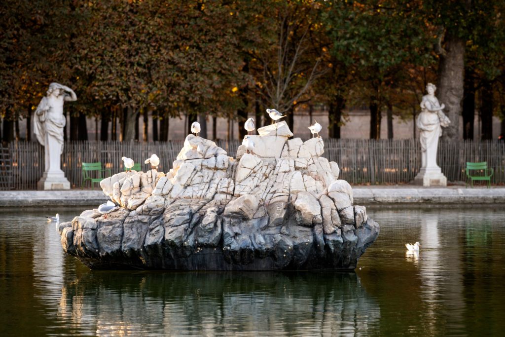 Julien Berthier, L’invisible, 2021. Paris Plus par Art Basel 2023, Programme public, Jardin des Tuileries © Marc Domange
