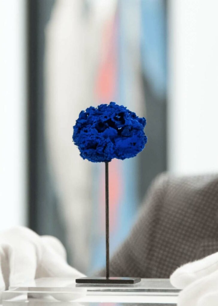 Yves Klein, Sculpture éponge bleue sans titre, c. 1961