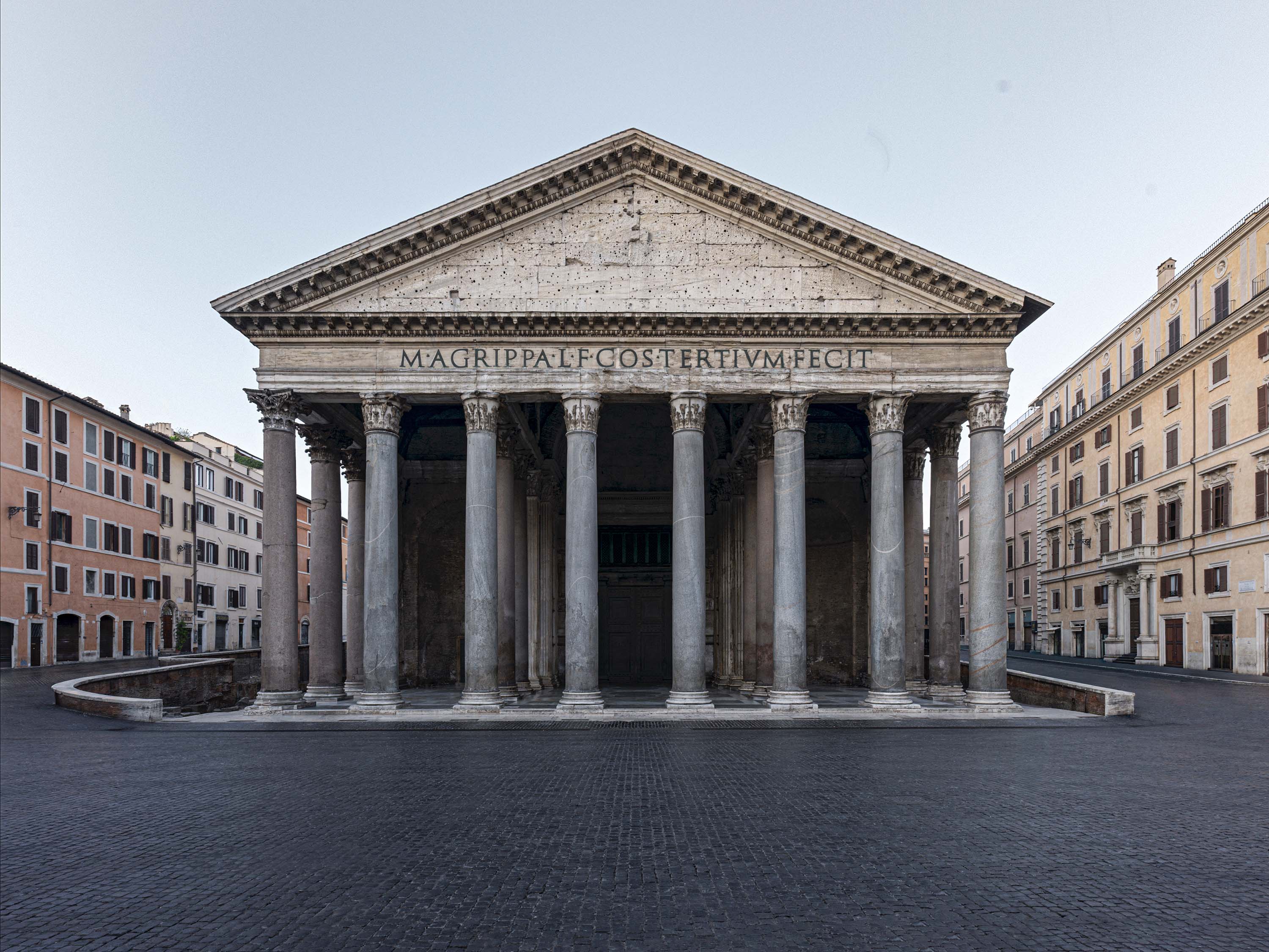 Helga Vockenhuber, Corona Gloriae, 2025, Panthéon de Rome