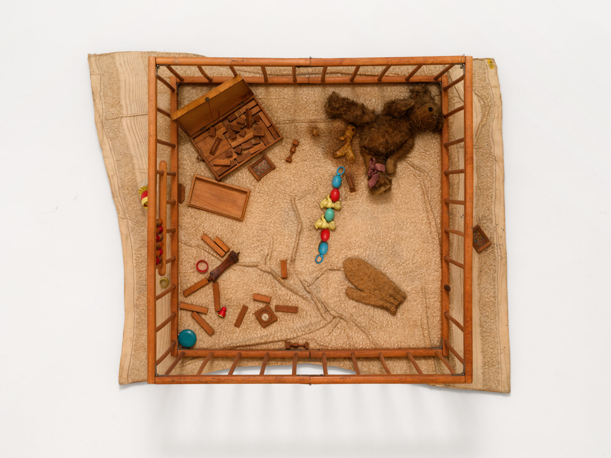 Daniel Spoerri, Parc de bébé (ou Parc à bébé), 1961