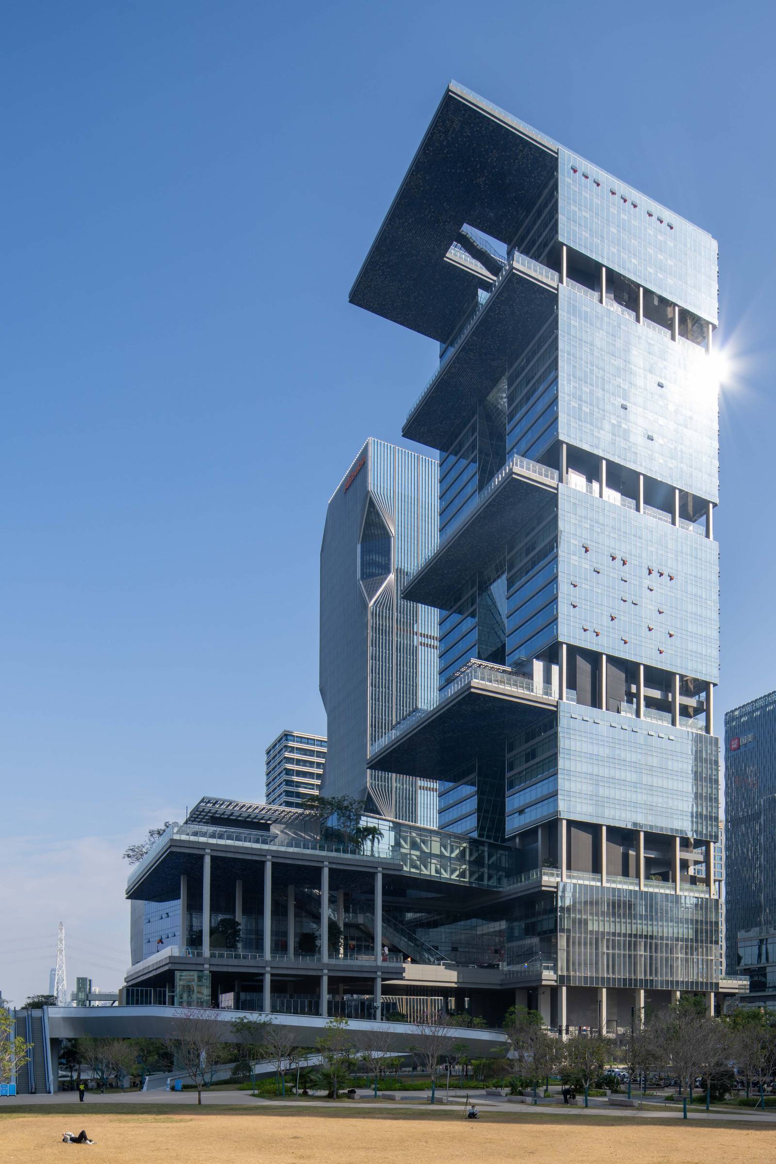 Ateliers Jean Nouvel, Tour Tencent, Août 2026. Courtesy Jean Nouvel, Photo © 有方 - Archiposition