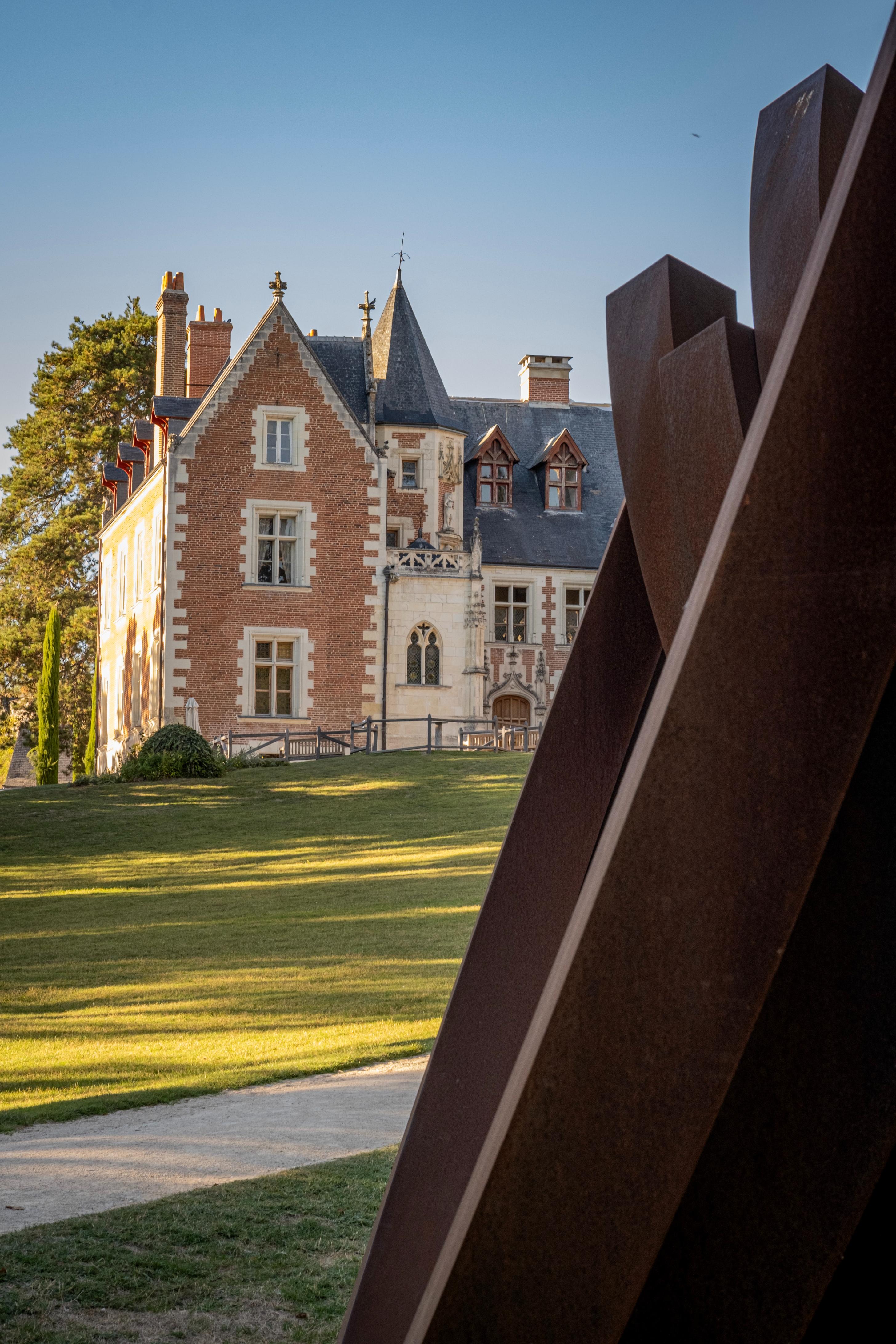 Clos Lucé, installation de Bernar Venet, Septembre 2026 © CLAD - THE FARM