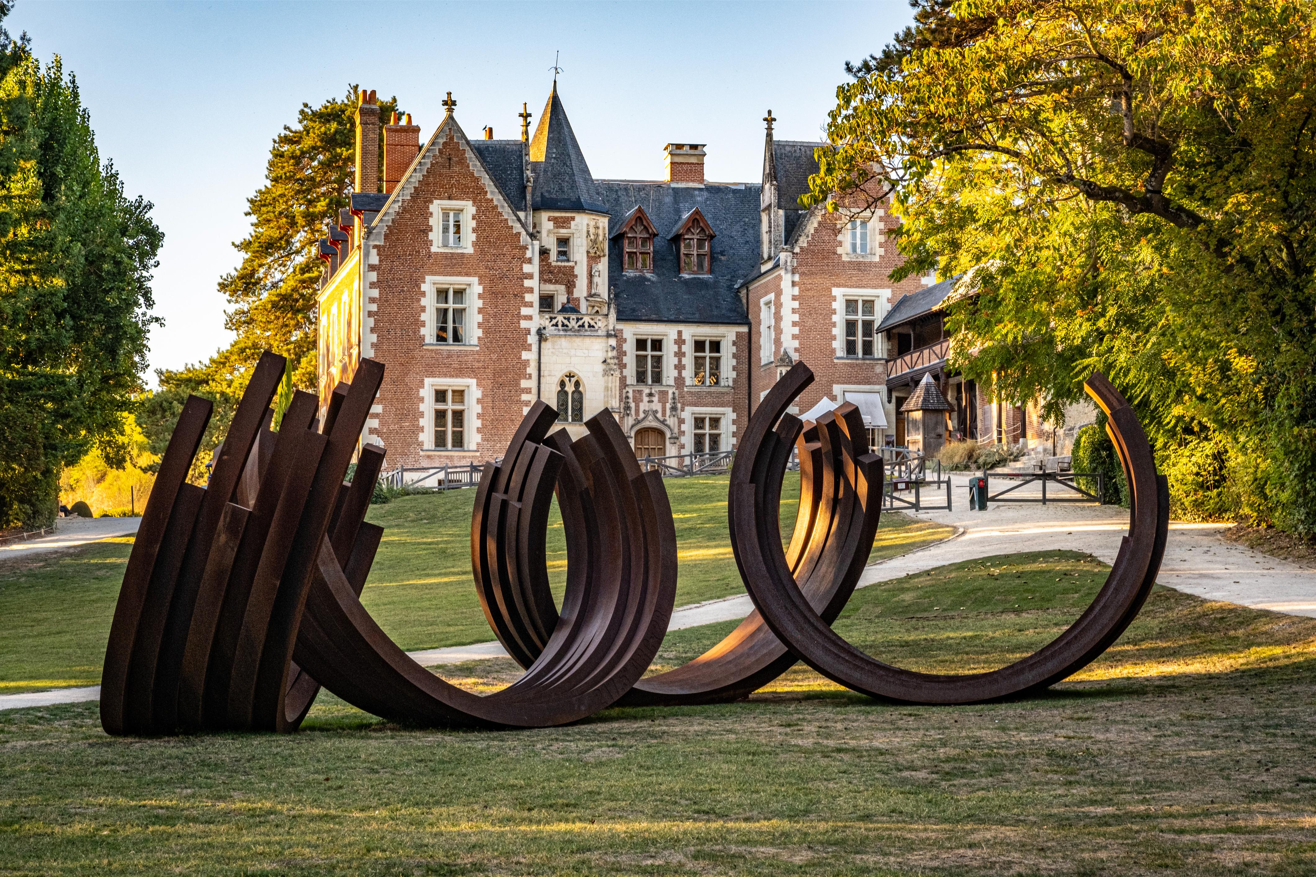 Clos Lucé, installation de Bernar Venet, Septembre 2026 © CLAD - THE FARM