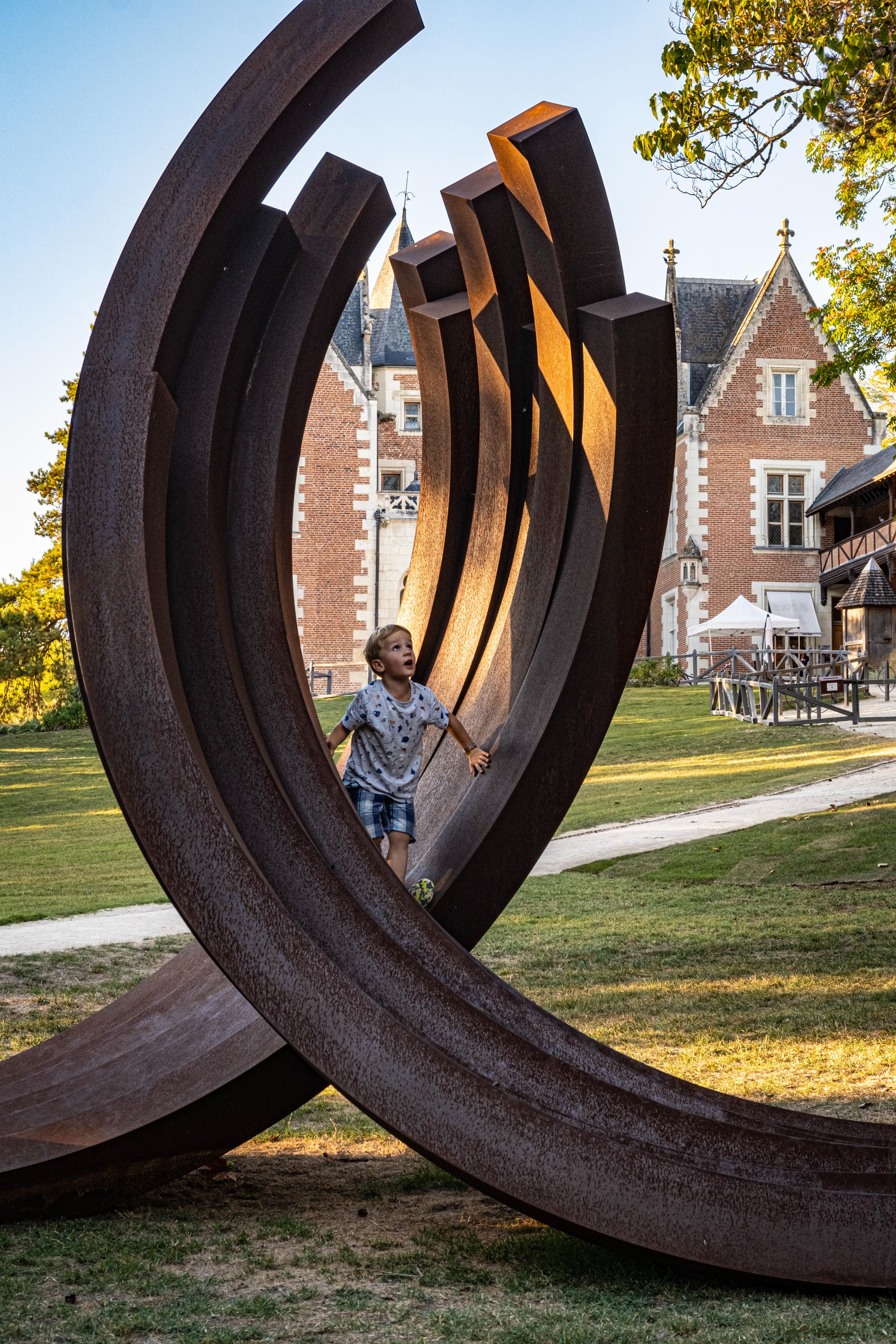 Clos Lucé, installation de Bernar Venet, Septembre 2026 © CLAD - THE FARM